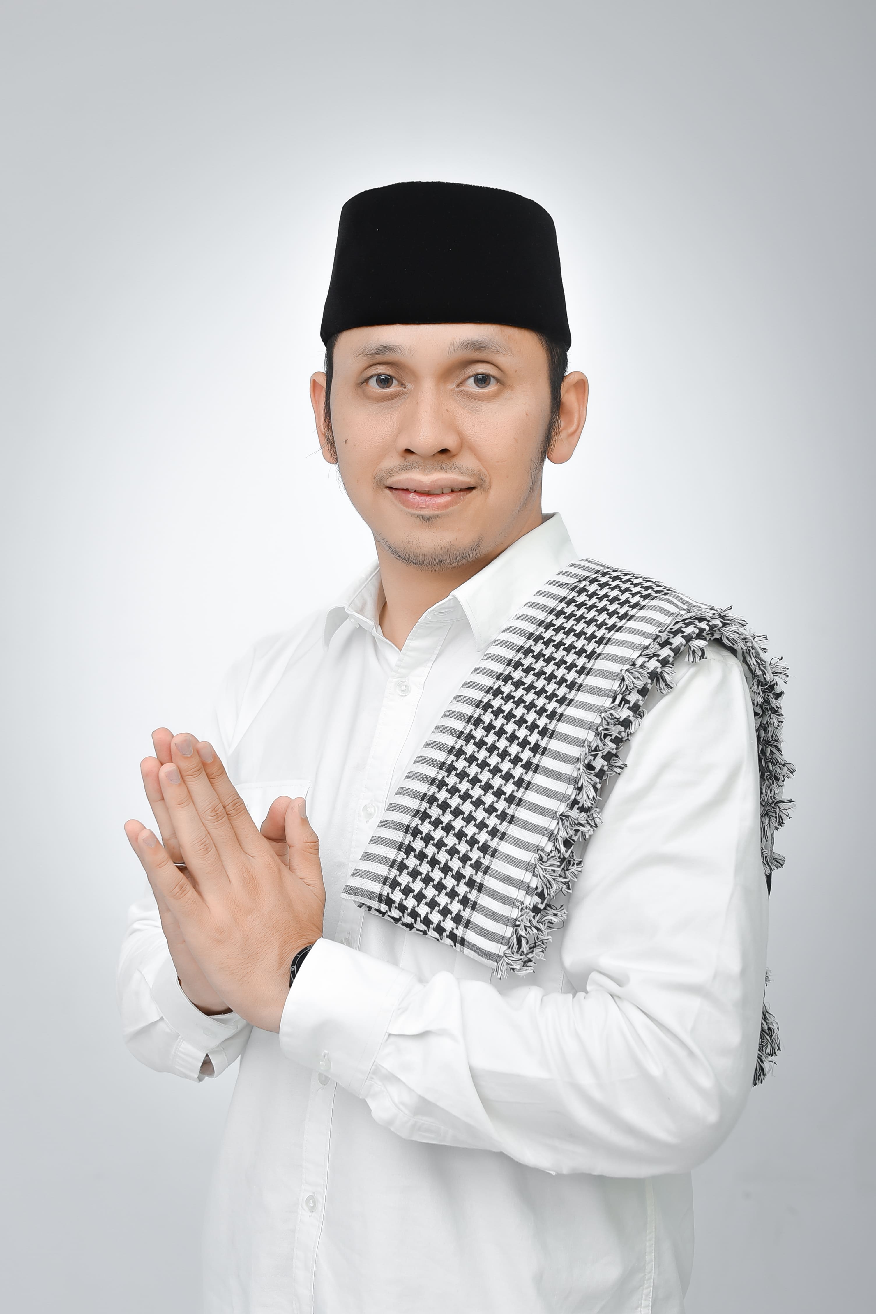 ADE REZA MUHAMMAD, Lc